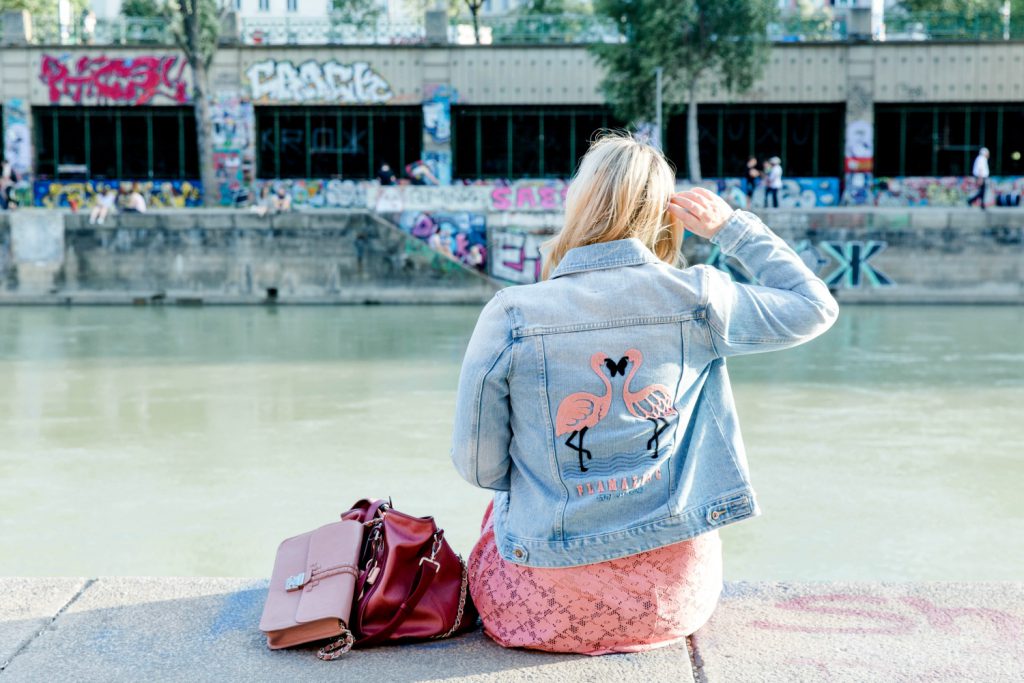 Blogger Outfit Fashionblog Flamingo Jeansjacke Review Donaukanal