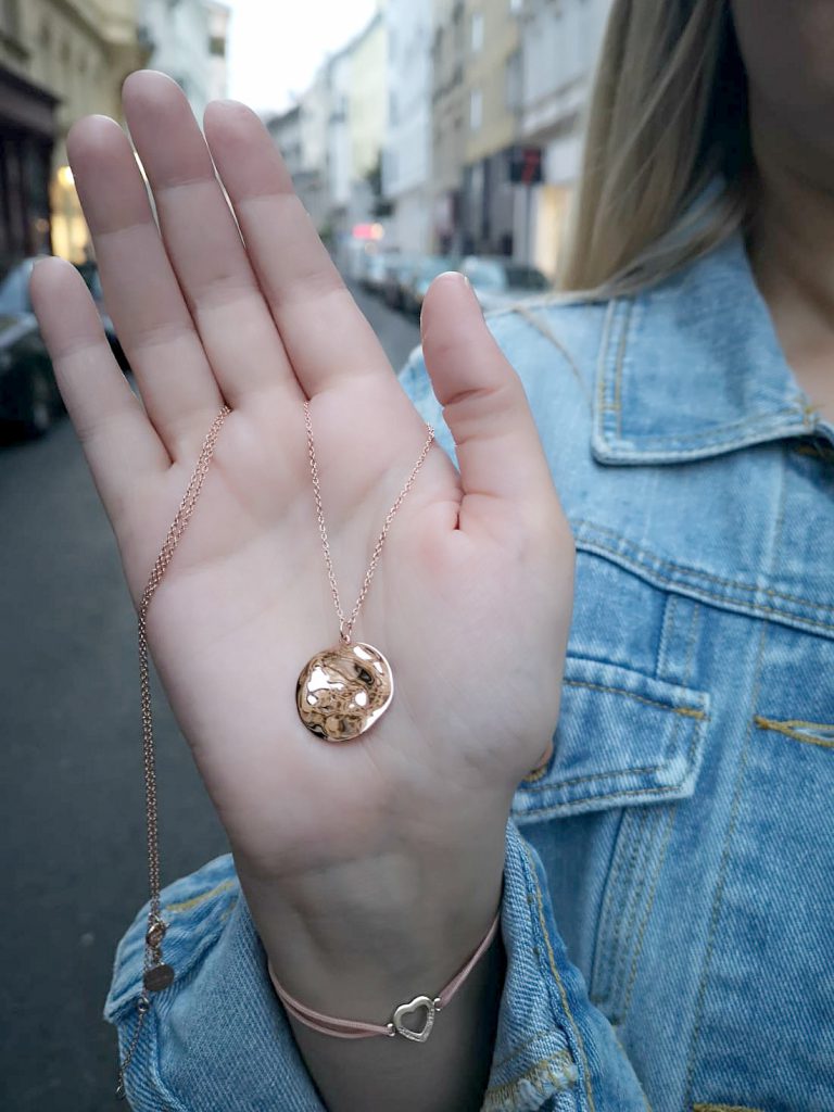 Rosefield Schmuck rosegold Kette Blogger Outfit Kirschblueten Fashionblog Osterreich Wien